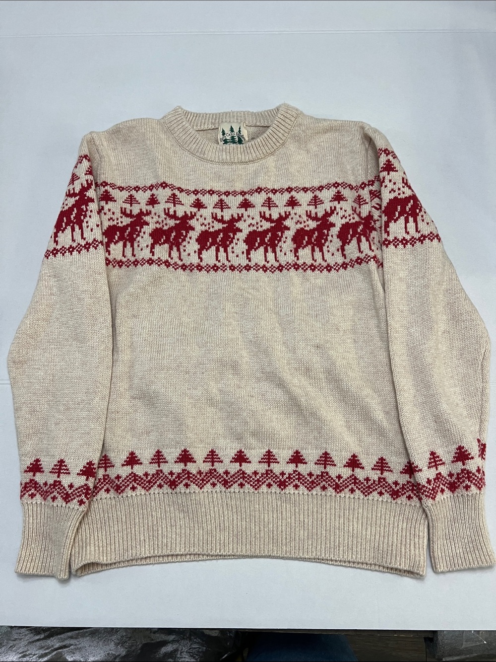 Kiel James Patrick Red cream Reindeer Fair Isle Christmas Cozy Cabin Sweater L